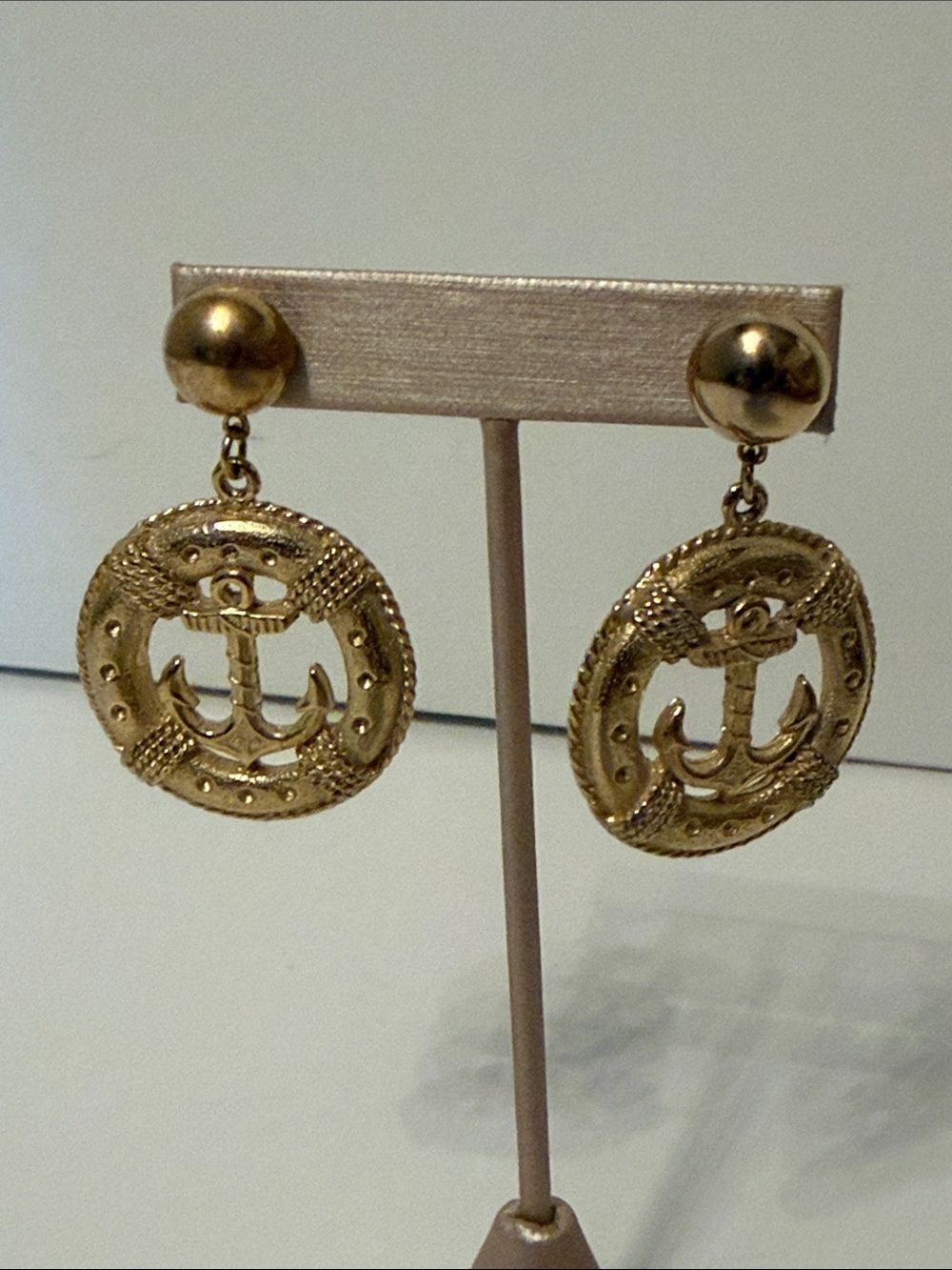 EARRINGS GOLD TONE LARGE CIRCLE ANCHOR DANGLE DESIGN POST PIERCED